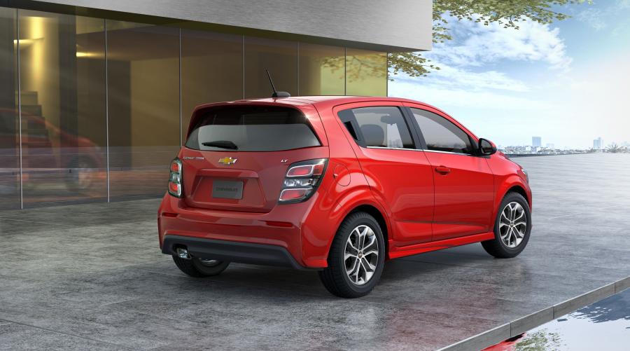  Chevrolet Sonic Hatchback 2016 года  (US) (фото 1 из 5)